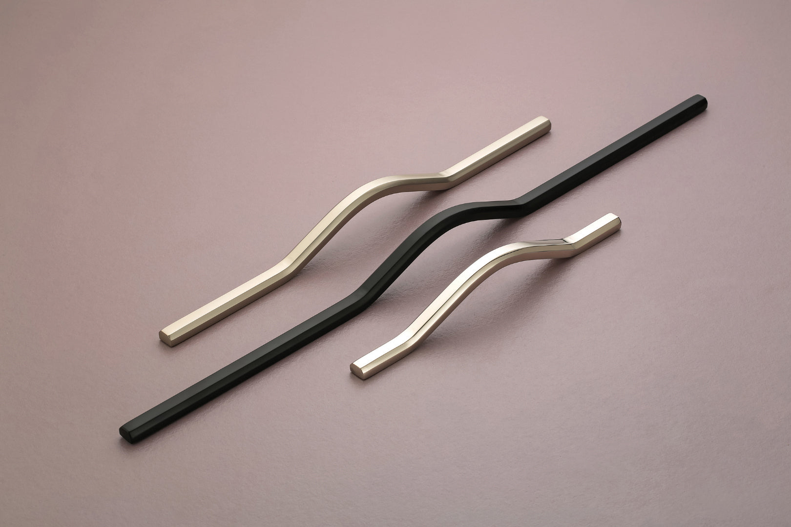 Image of ACH 1327 Lenz Wardrobe Handle