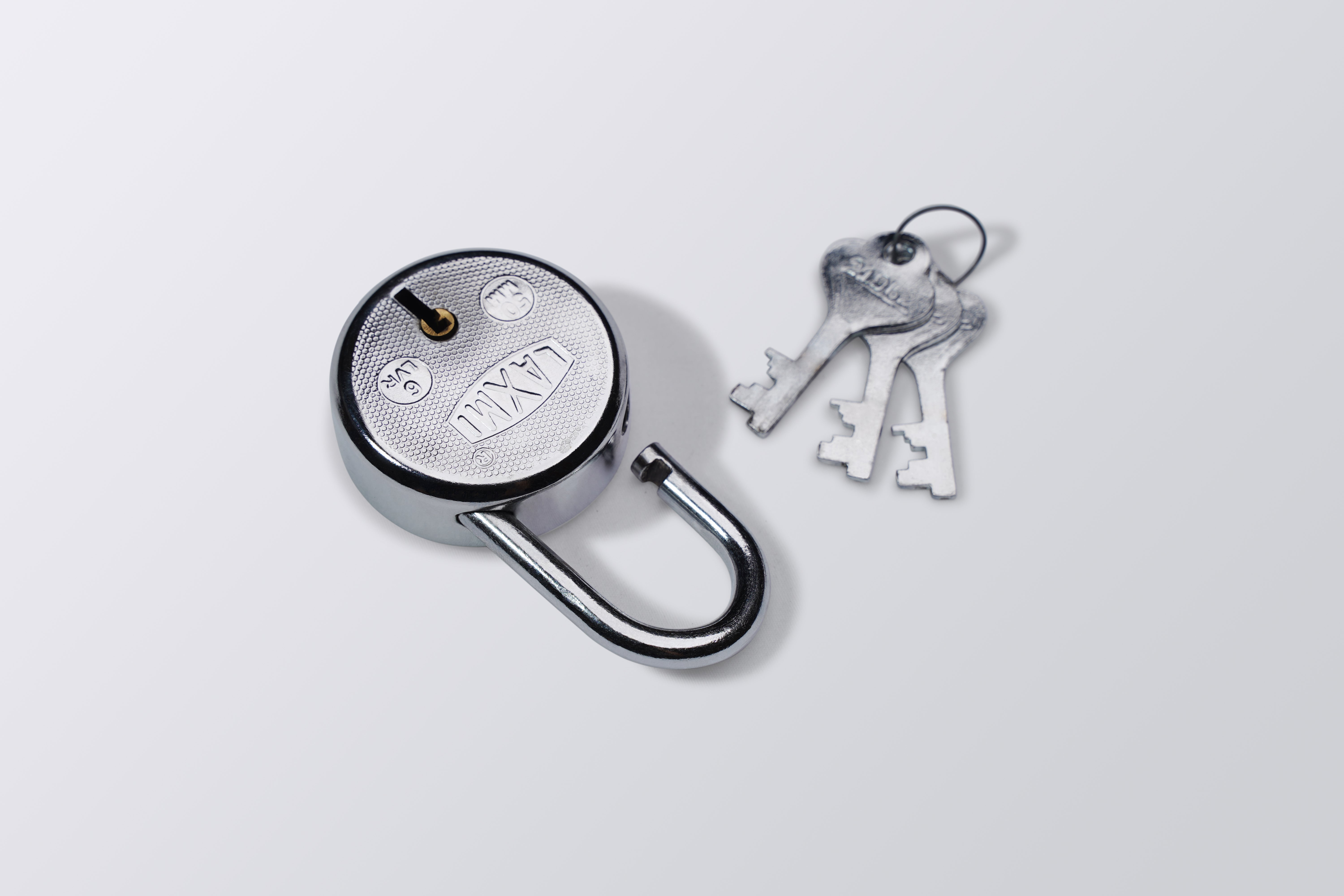 LA Round Pad Lock 6 Lever